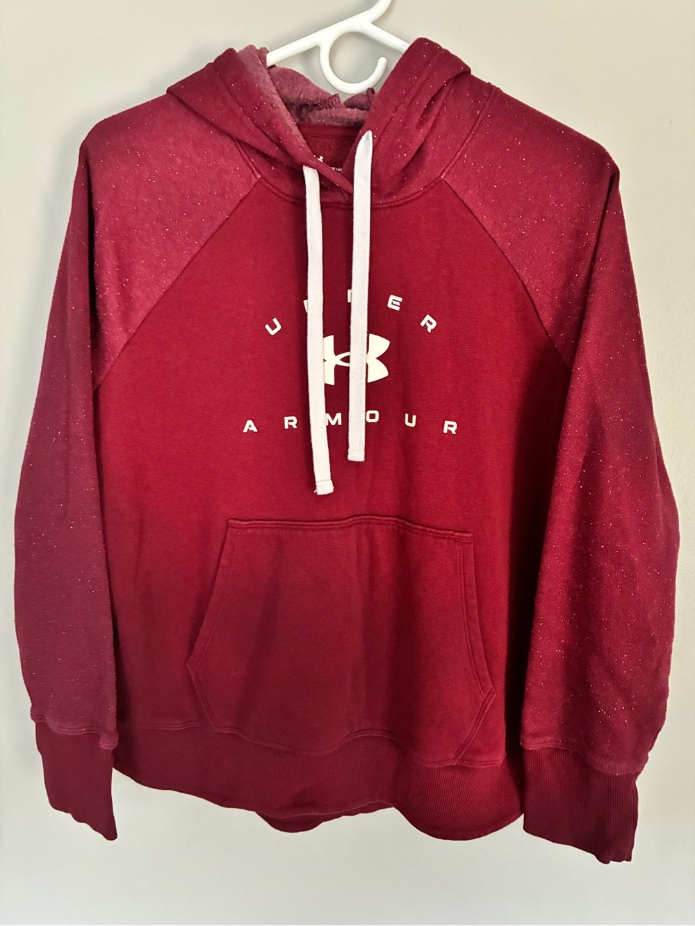 Under Armour Pullover Hoodie in Deep Red women’s medium